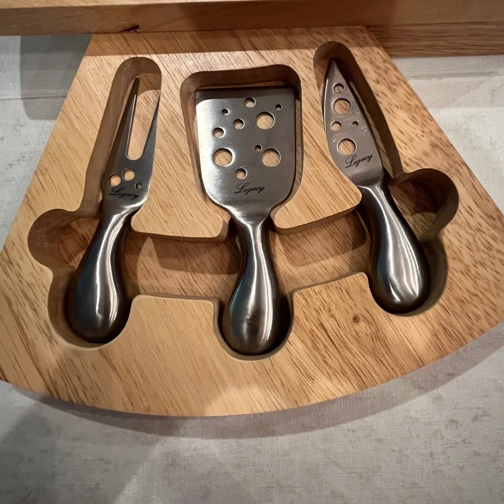 Wooden Cheese-Shaped Cutting Board and cheese knife set. So Cute!